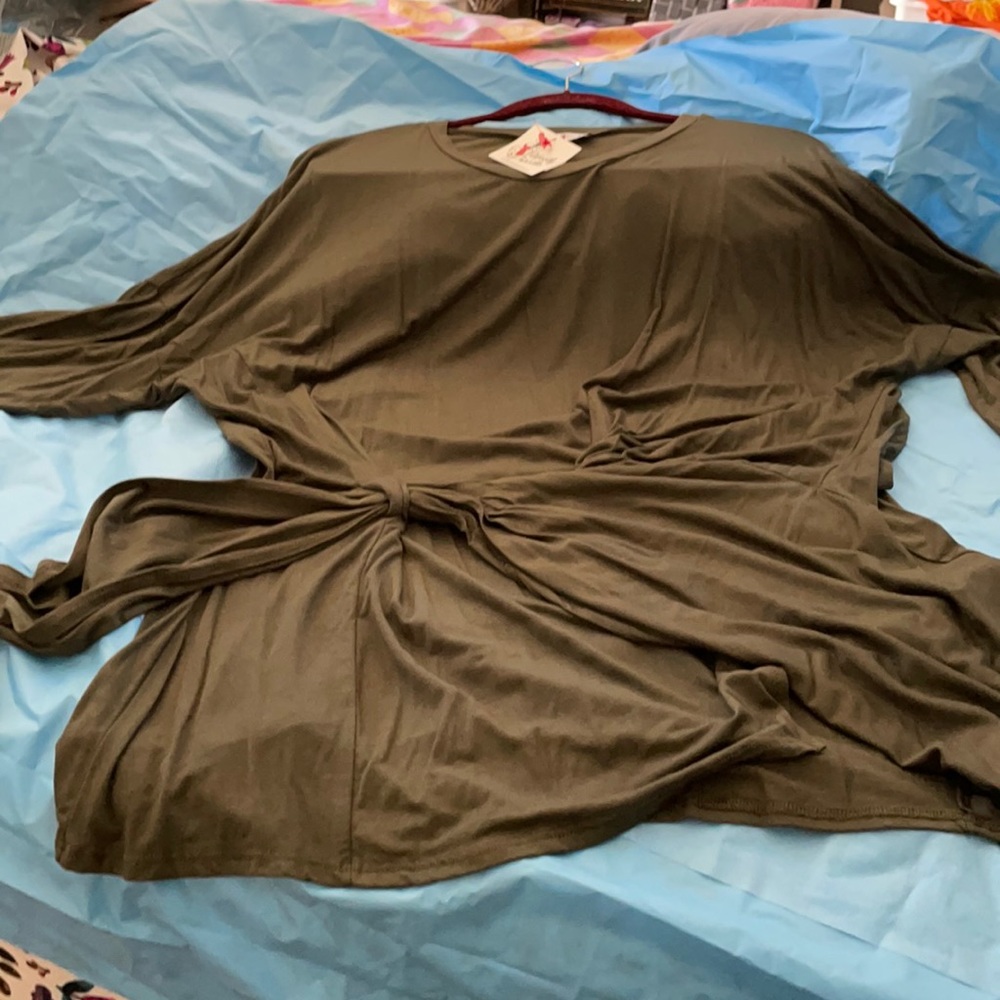 Dark olive color never worn